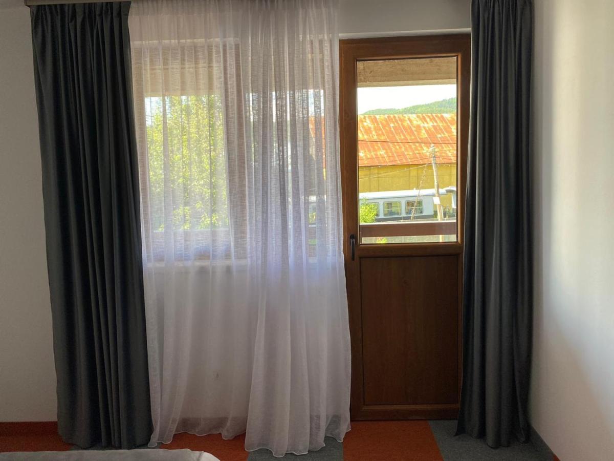 Apartament Casa Cerbului Vişeu de Sus Zewnętrze zdjęcie